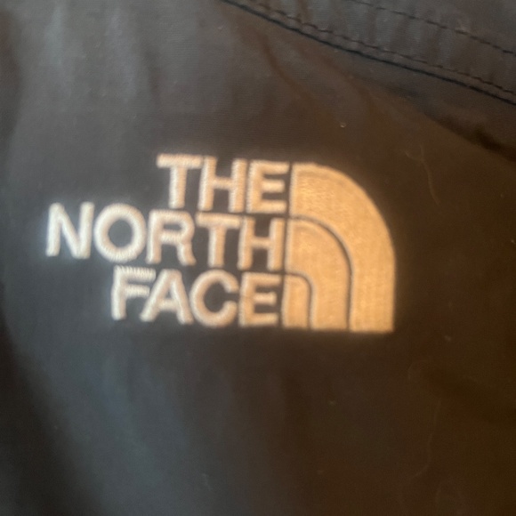 THE NORTH FACE Girl's Down Filled 550 Hooded Jacket - Picture 8 of 10